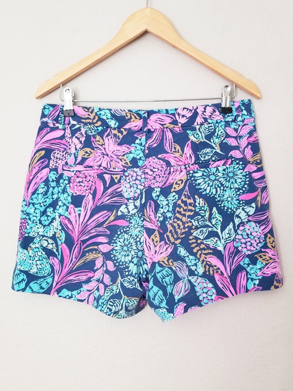 Lilly Pulitzer Gretchen High Rise Shorts 5" Inseam Aegean Navy Calypso Coast 10 - Picture 4 of 14